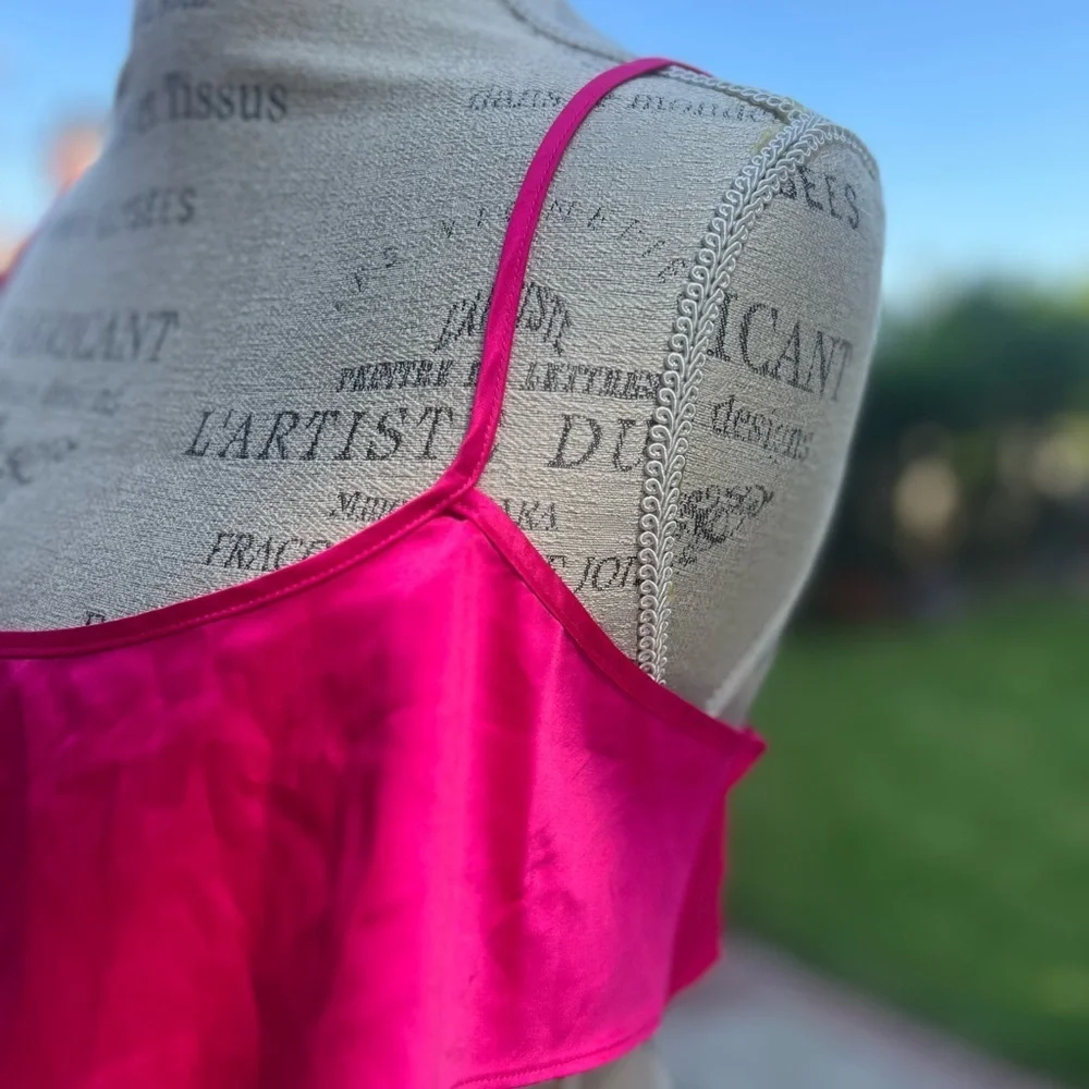 SKIMS Pink Ruffle Bra Intimates - Picture 8 of 12